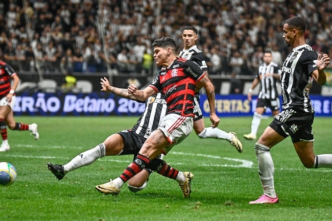 Màn so tài gay cấn giữa Atletico Mineiro vs Flamengo